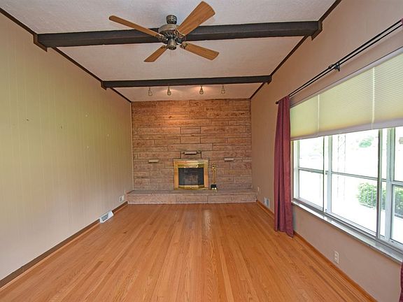 5th image of 28 Sycamore Dr