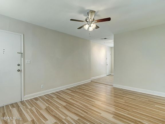 5th image of 2358 Herschel St APT 2