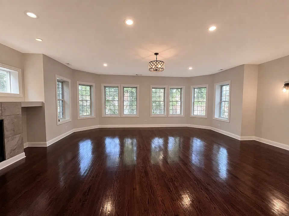 1426 N Austin Blvd #2