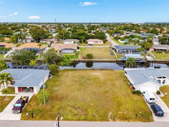 1215 SE 16th St, Cape Coral, FL 33990