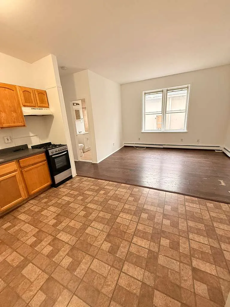 Building Photo - 163 Elmora Ave #6