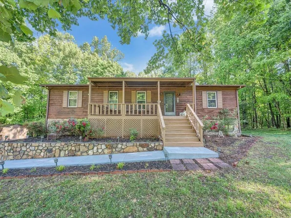 649 British Woods Dr, Roanoke, VA 24019