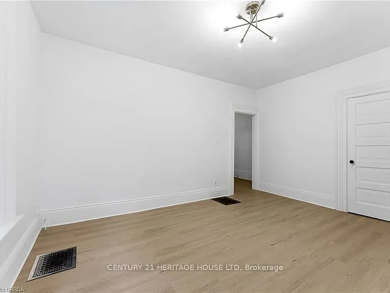 176 Darling St #1 — Photo 5