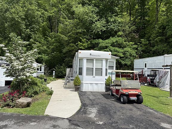 2nd image of 4229 E Pkwy #324-lot 324