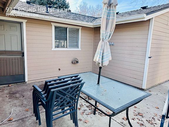 4th image of 971 Round House Ln APT A