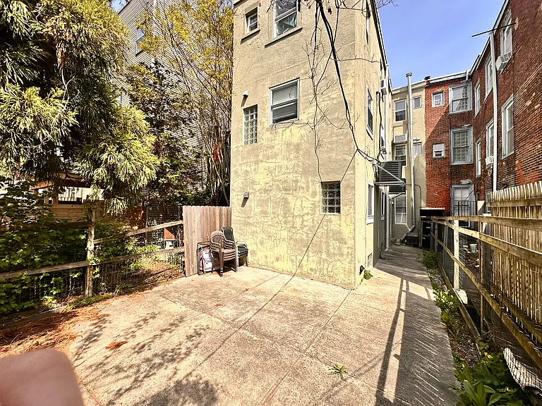 1920 Bainbridge St #1F — Photo 13