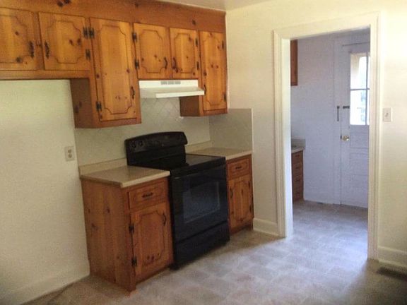 Kitchen w/utilityroom