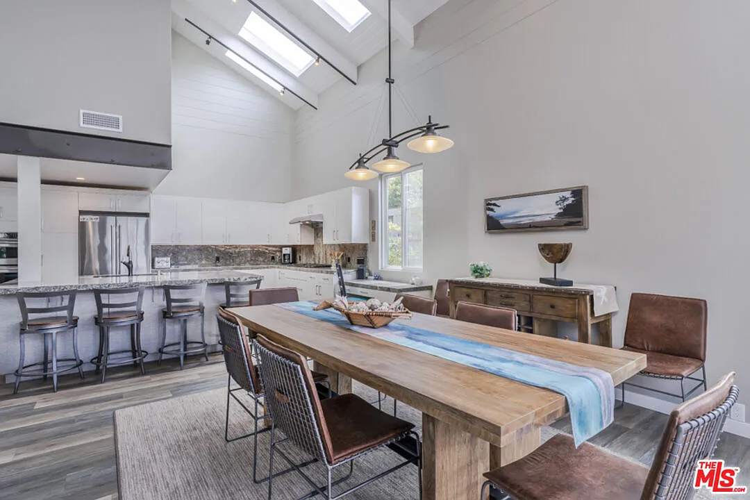 4 bed, 4.0 bath, 2224 sqft, $30,000 — Photo 4
