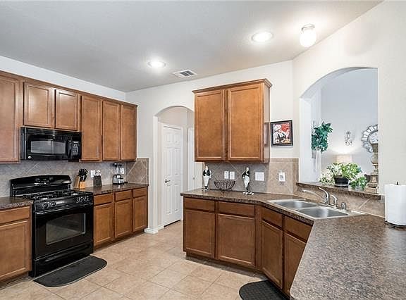5th image of 920 Appalachian Ln