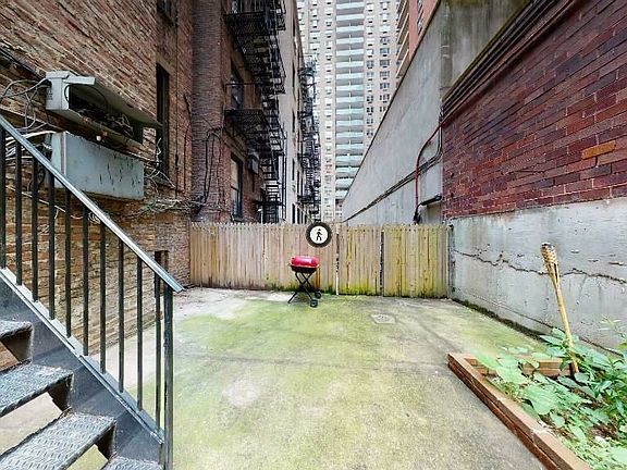 4th image of 234 E 87th St APT 1B