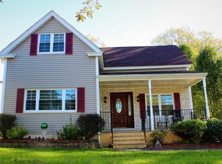 98 Sunderland Rd, Worcester, MA 01604