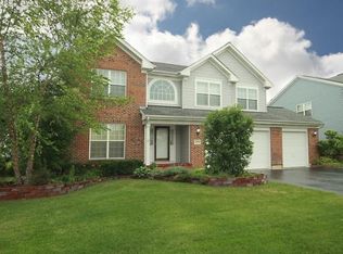 2244 Barrett Dr, Algonquin, IL 60102