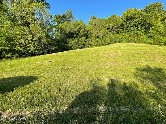 2nd image of 403R/404R Russell Brothers Rd