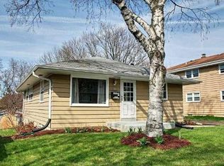 900 John St, Waukesha, WI 53188