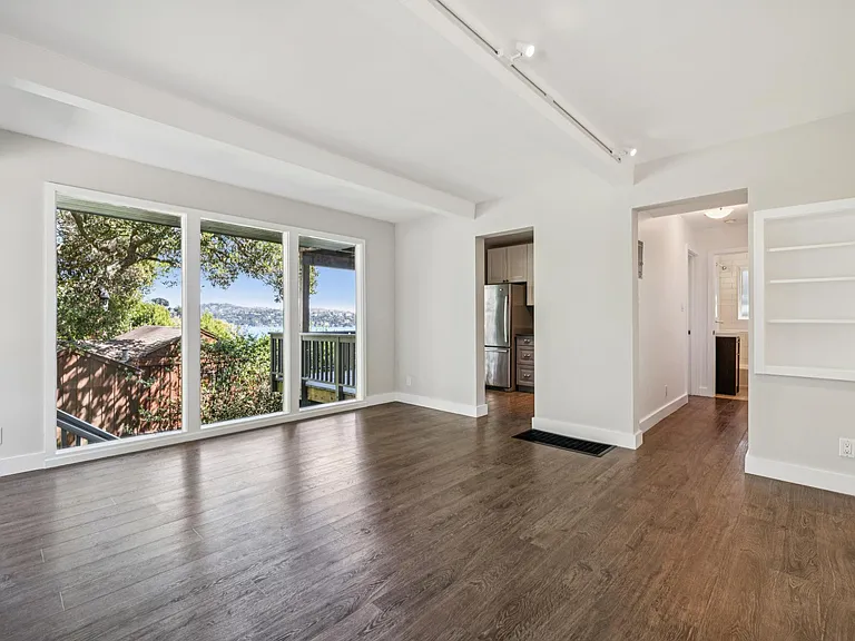 134 Edwards Ave — Photo 3