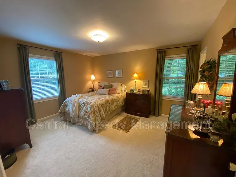 4724 Coach Hill Dr — Photo 30