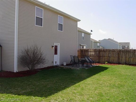 4th image of 1421 Union Park Dr