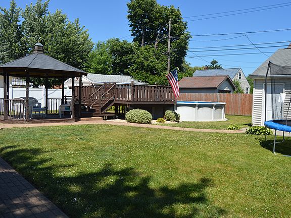 4th image of 171 Barnsdale Ave