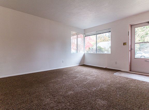 4th image of 4020 Bell Ave