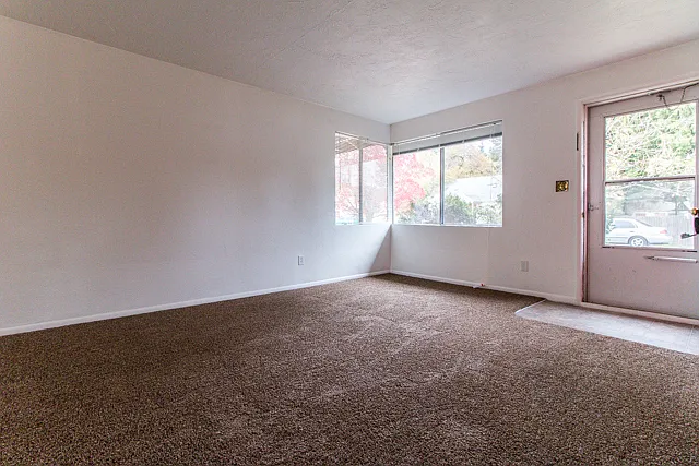 4020 Bell Ave — Photo 4
