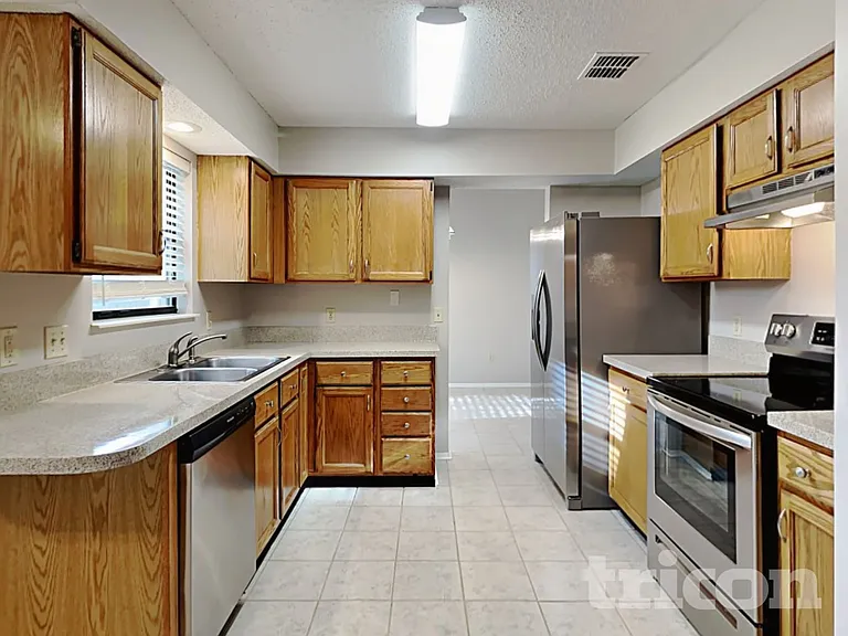 7943 Longshadow Ct — Photo 5