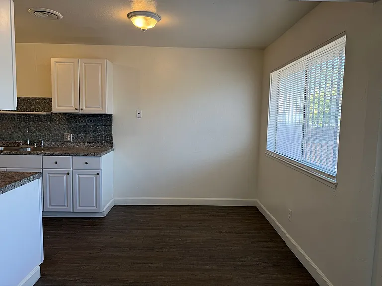 1329 E San Ramon Ave — Photo 17