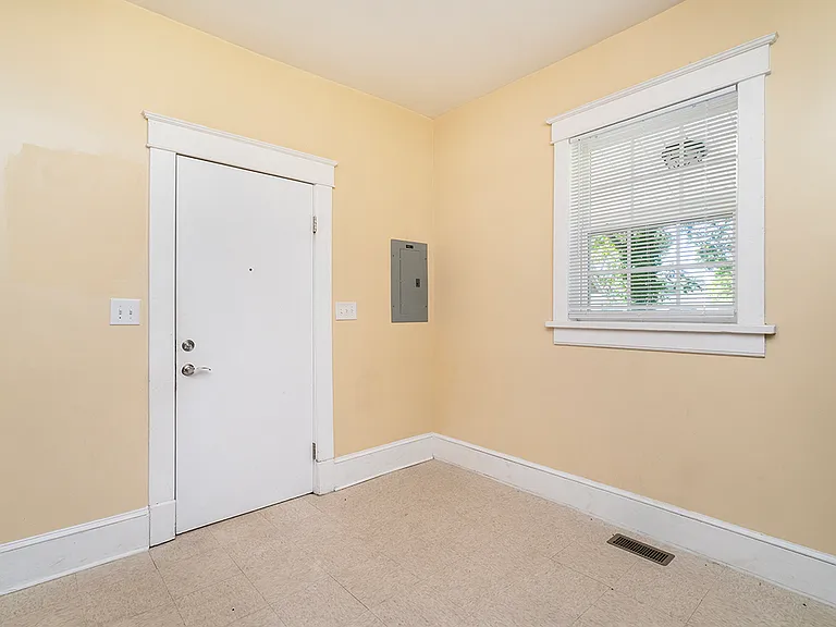 1219 Grace Ave #2 — Photo 20