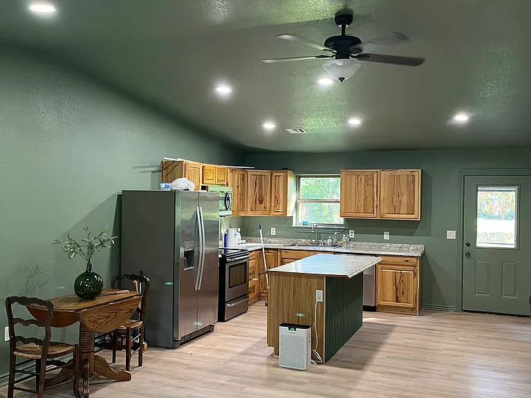 Kitchen/living area