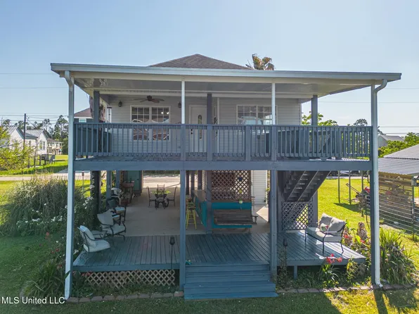 5036 Utah St, Bay Saint Louis, MS 39520