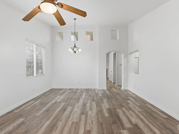 4th image of 10216 Huntington Downs Ave