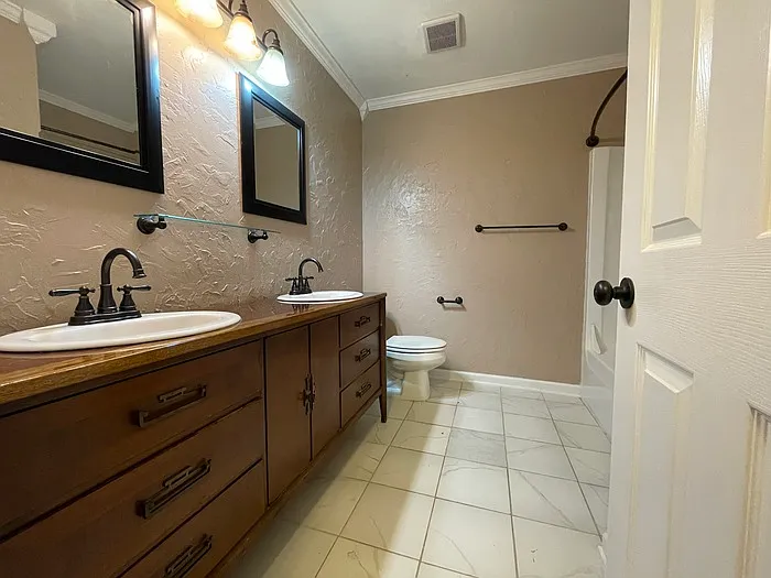 3 bed, 2.0 bath, $2,300 — Photo 4