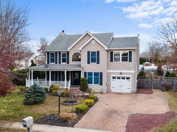 102 Hollow Oak Ln, Manahawkin, NJ 08050