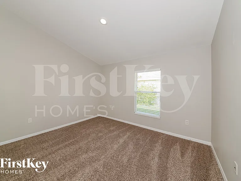 2658 6th Ct E — Photo 12