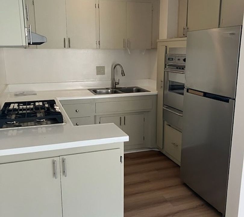 1st image of 1134 N Clark St #211A