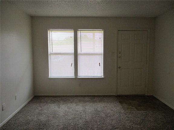 3rd image of 323 Ware Dr