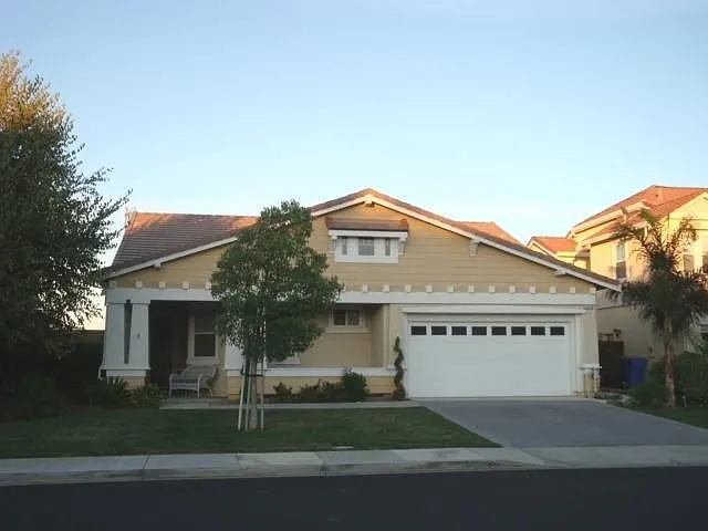 2416 Berkshire Ln photo 1