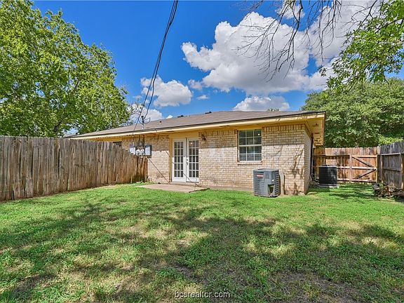3rd image of 1228 & 1230 Georgia St