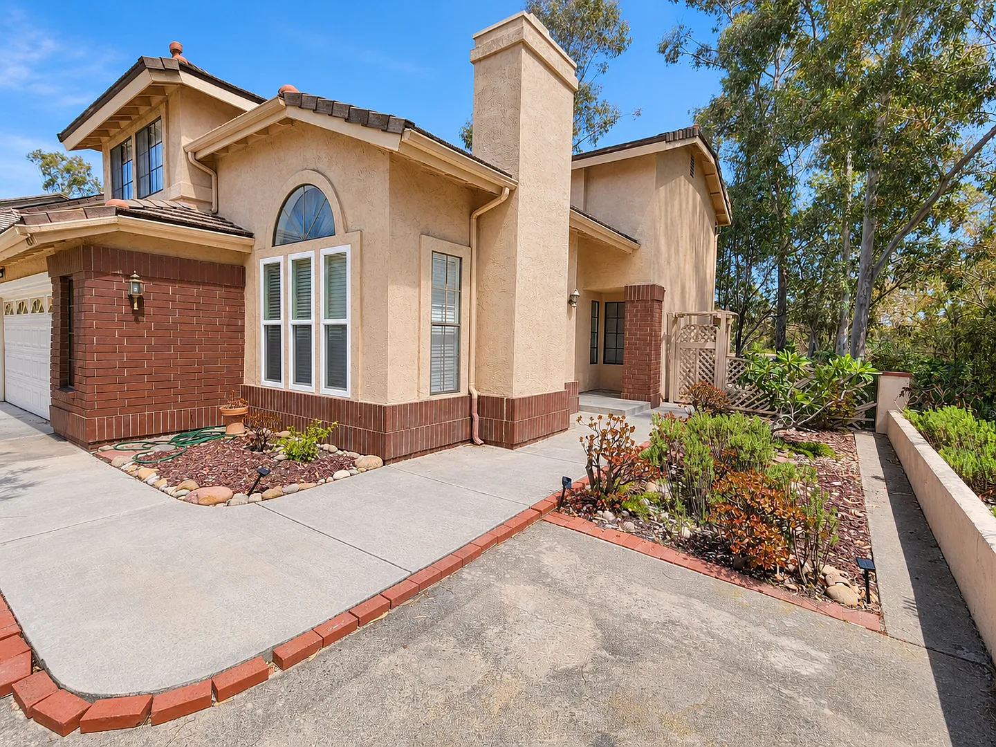 Scripps Ranch - Two Story Home - 3 Car Garage — Photo 3