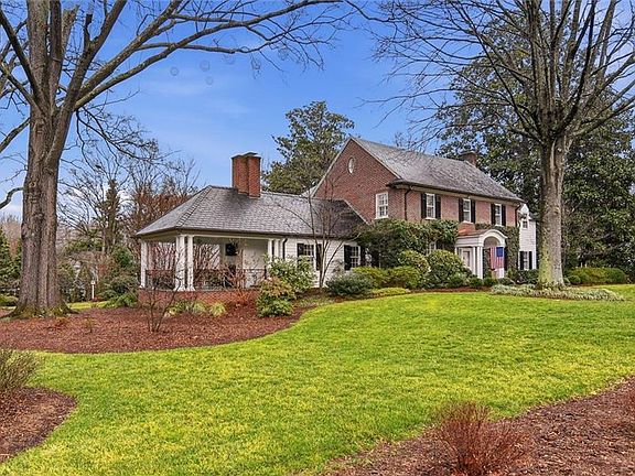 3rd image of 2801 Country Club Rd