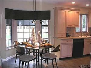 4th image of 3 Woodridge Ct