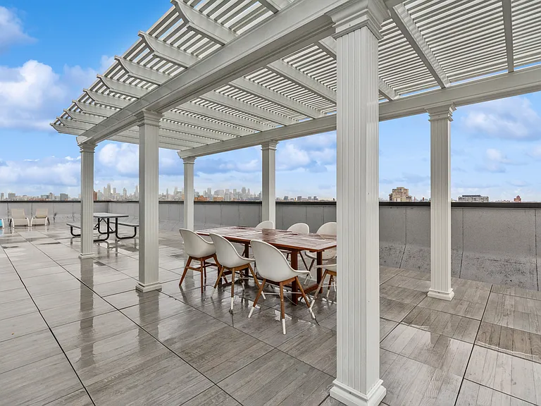 2353 W Wabansia Ave #Penthouse 405 — Photo 3