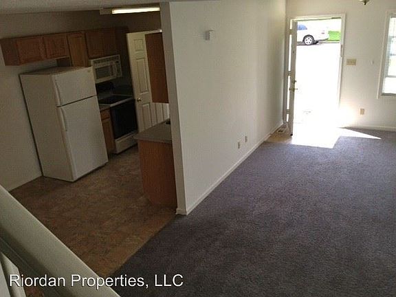 3rd image of 1225 Western Hills Ave