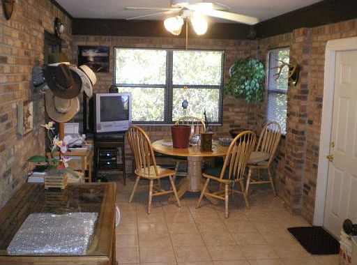 4th image of 1721 SE Airoso Blvd