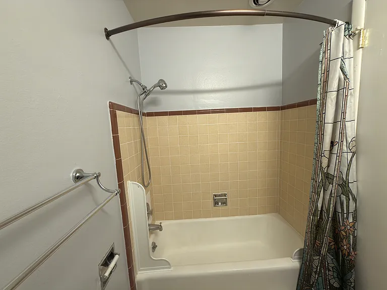 304 E Thomas St #4 — Photo 8