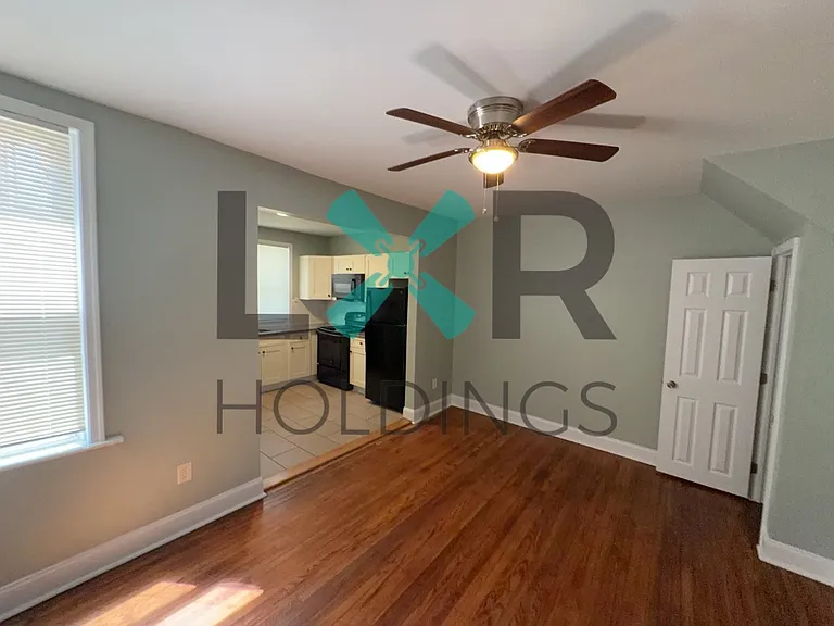 304 Berbro St — Photo 7