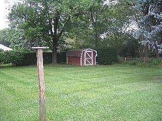 2nd image of 822 E Boundary St