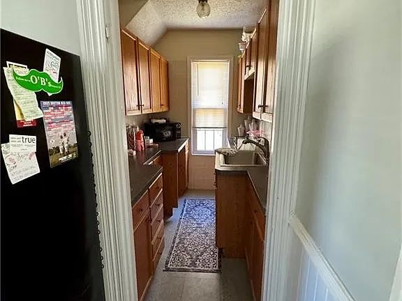 4th image of 309 Summer St #2