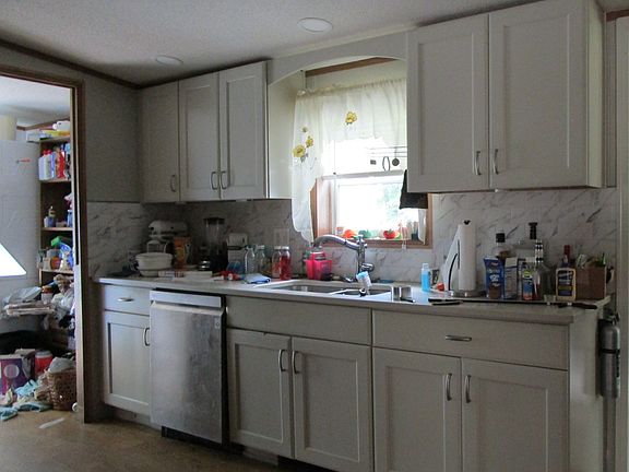 3rd image of 9277 Straw Dr