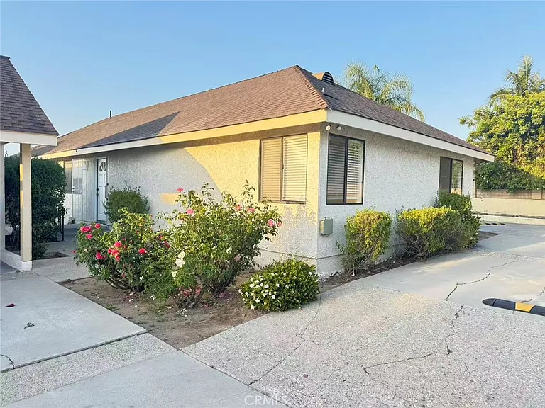 3233 E Cameron Ave — Photo 21