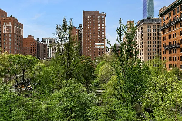 Rented by Compass | media 21